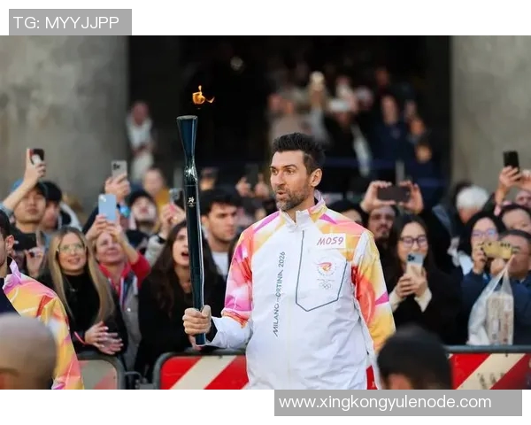 巩晓彬即将启程前往意大利罗马担任米兰冬奥会火炬手展现中国风采 巩晓彬即将启程前往意大利罗马担任米兰冬奥会火炬手展现中国风采