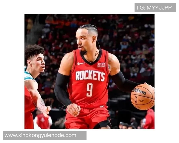 火箭队为狄龙献上感人致敬视频他双手合十向全场观众表达感谢